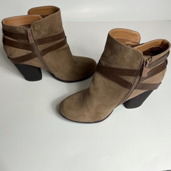 Torrid Like New Taupe Booties Cross Straps 9 Wide - Picture 3 of 10
